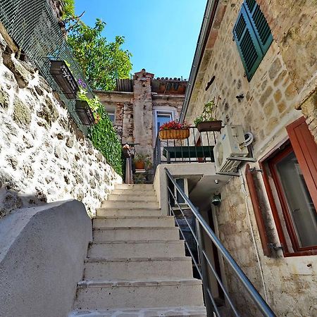 Apartments Historic Stone House Kotor Rum bild