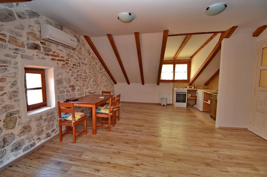 Apartments Historic Stone House Kotor Rum bild