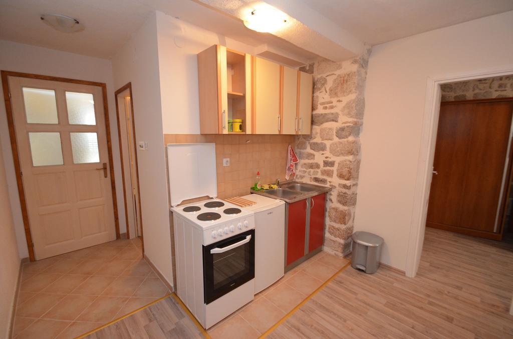 Apartments Historic Stone House Kotor Rum bild