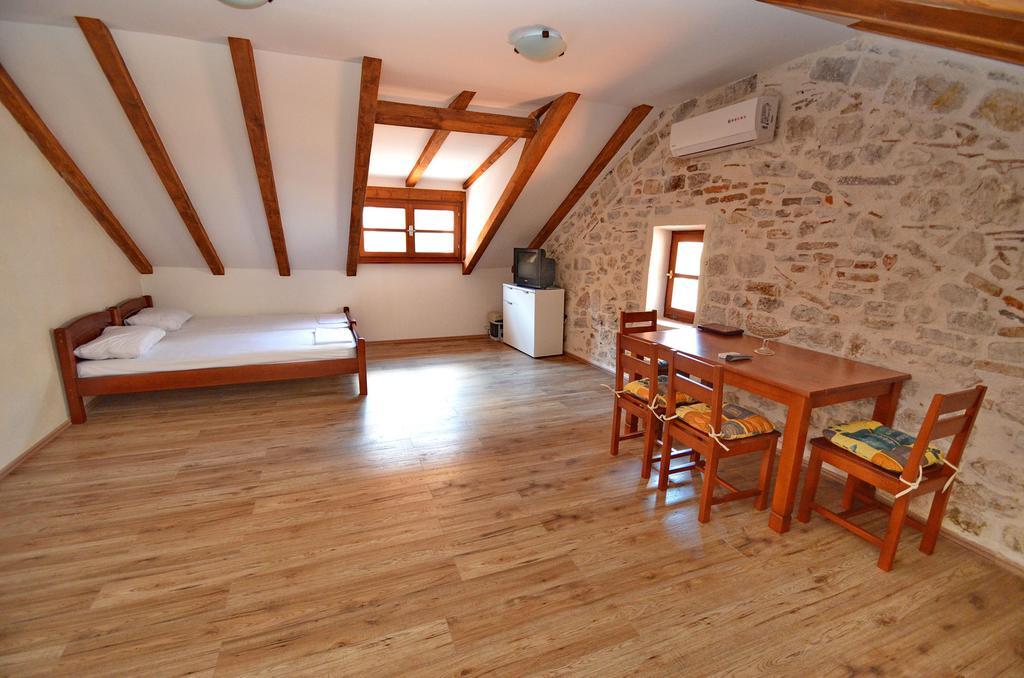 Apartments Historic Stone House Kotor Rum bild