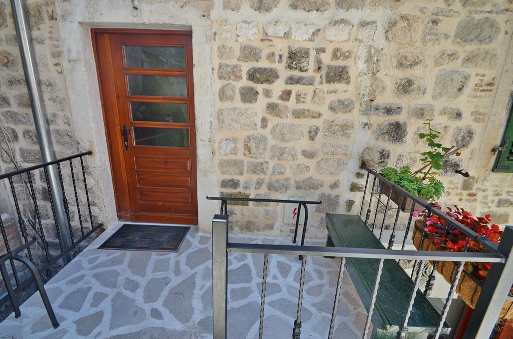 Apartments Historic Stone House Kotor Rum bild