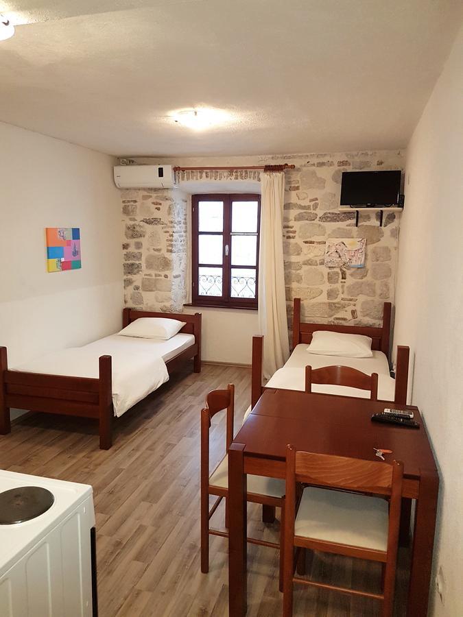 Apartments Historic Stone House Kotor Exteriör bild